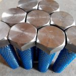 2507 painavaa kuusiokoloruuvia