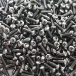 gr5 titaaniseoskiinnike teollisuuden m4x10-ruuviin